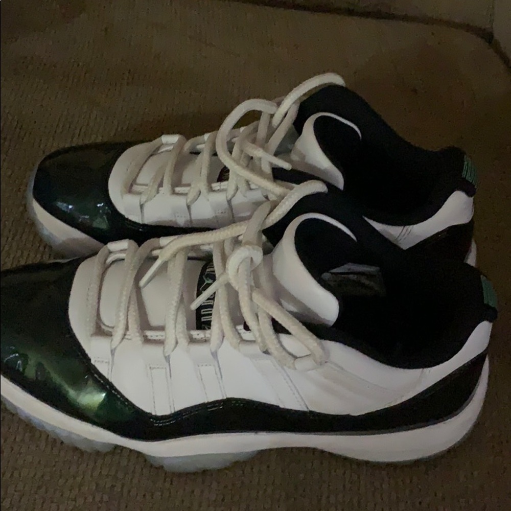 Emeralds Retros Jordan 11 lows - Picture 1 of 1